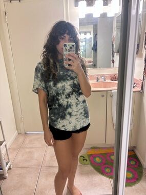 Source Unknown Black & White Tie-Dye Short Sleeve Tee